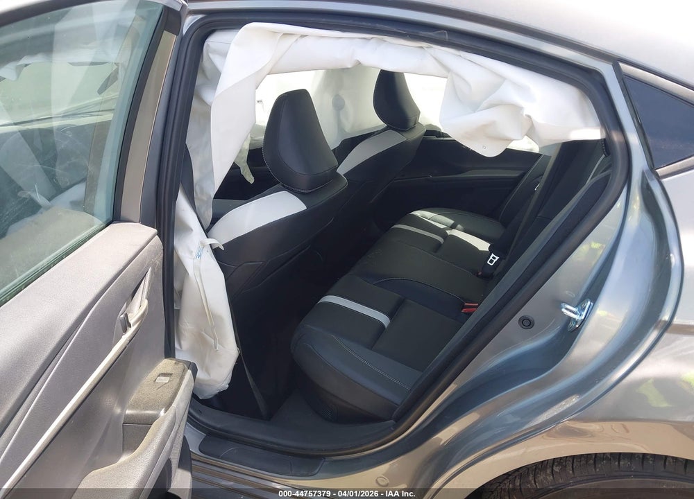 2026 TOYOTA CAMRY SE VIN: 4T1DAACK8TU704733