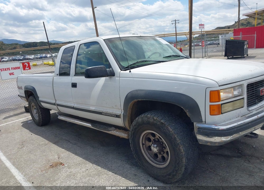 1998 GMC SIERRA 2500 HD SL VIN: 1GTGK29R4WE558919