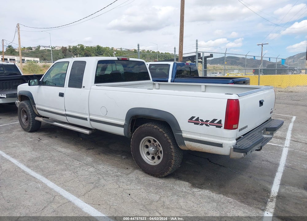 1998 GMC SIERRA 2500 HD SL VIN: 1GTGK29R4WE558919
