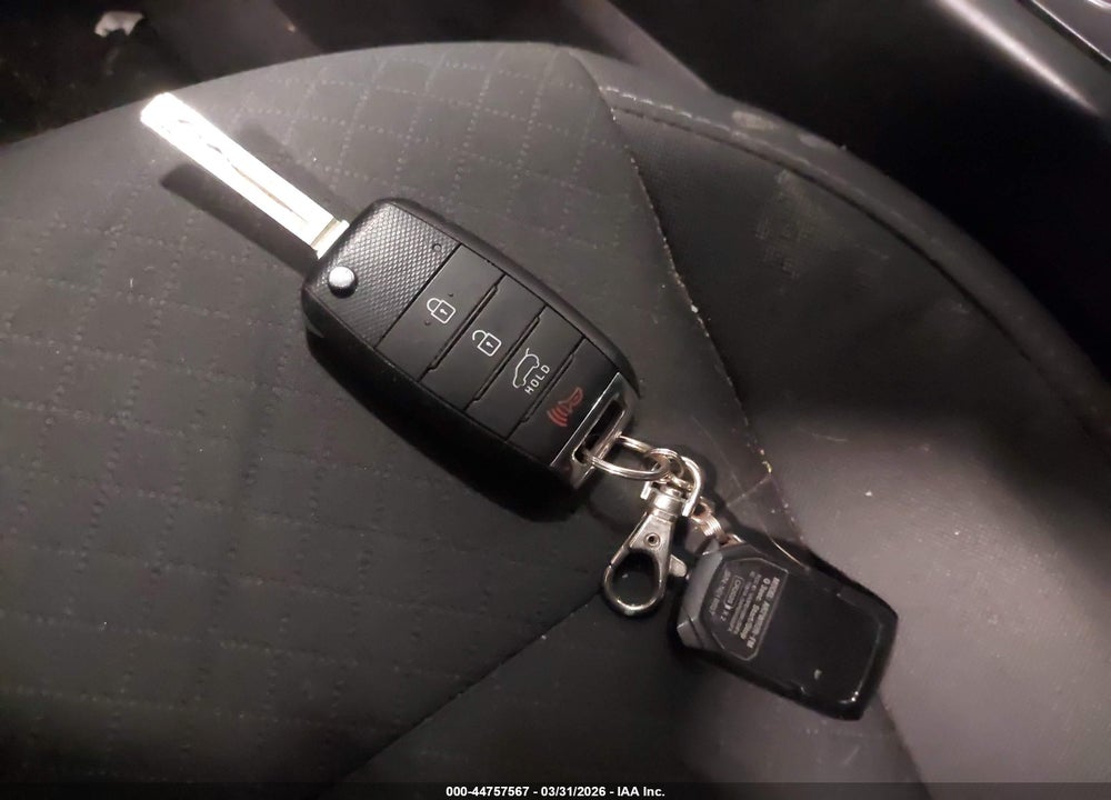 2016 KIA SORENTO 2.4L L VIN: 5XYPG4A30GG034356