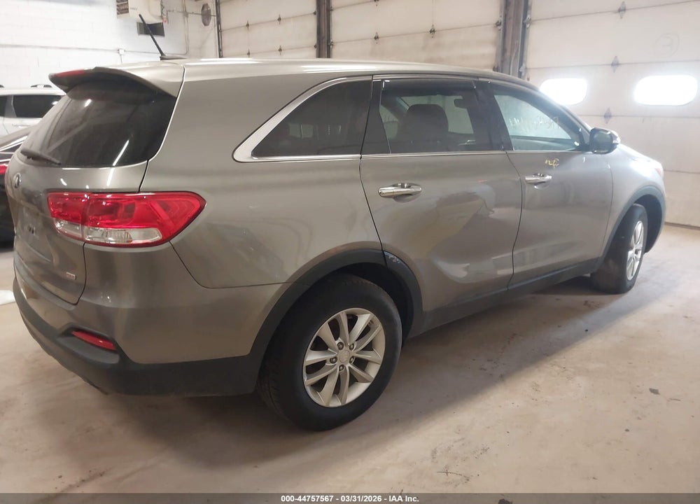 2016 KIA SORENTO 2.4L L VIN: 5XYPG4A30GG034356