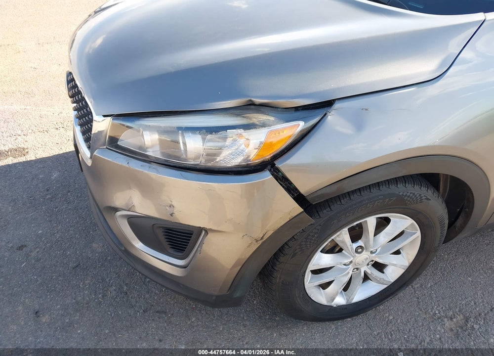 2016 KIA SORENTO 2.4L LX VIN: 5XYPG4A37GG002892