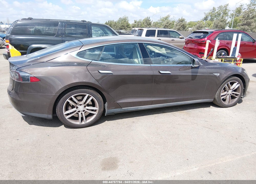 2014 TESLA MODEL S P85 VIN: 5YJSA1H15EFP61043