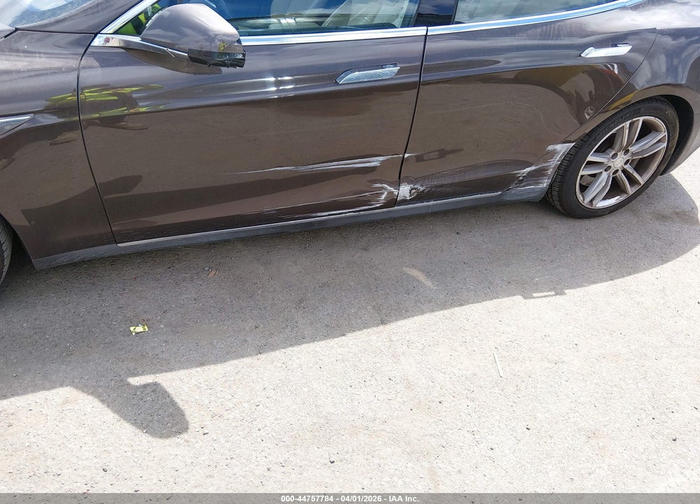 2014 TESLA MODEL S P85 VIN: 5YJSA1H15EFP61043
