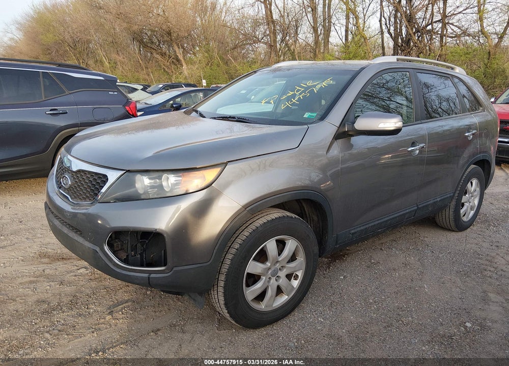 2013 KIA SORENTO LX V6 VIN: 5XYKT4A28DG388375