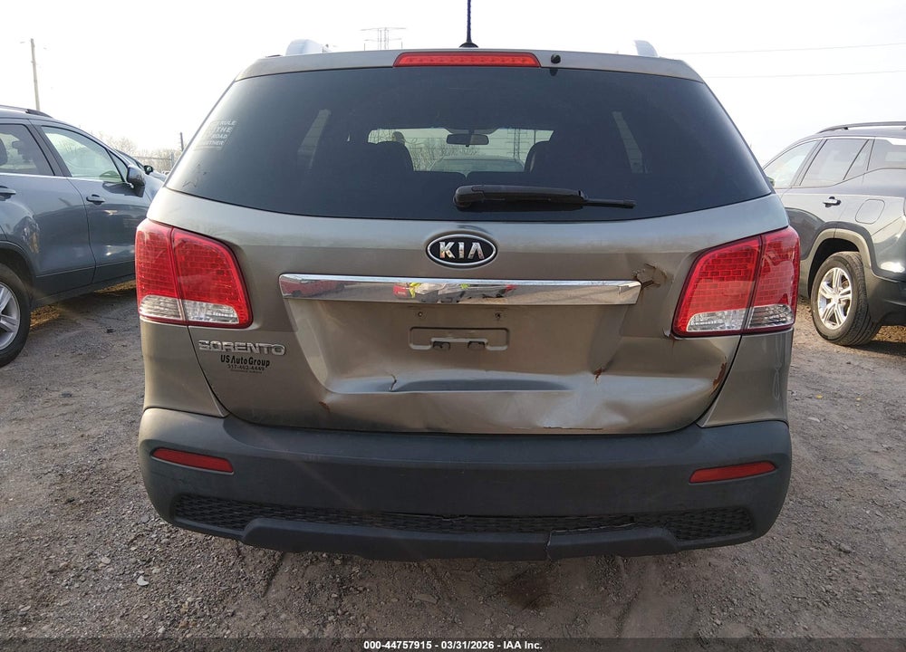 2013 KIA SORENTO LX V6 VIN: 5XYKT4A28DG388375