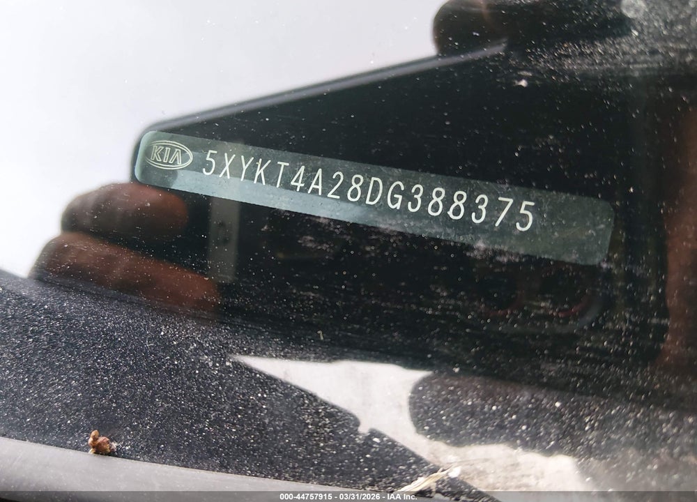2013 KIA SORENTO LX V6 VIN: 5XYKT4A28DG388375