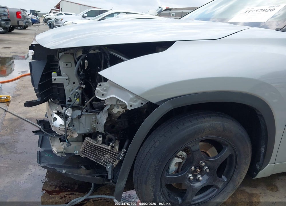 2020 TOYOTA HIGHLANDER LE VIN: 5TDZZRAH7LS501751