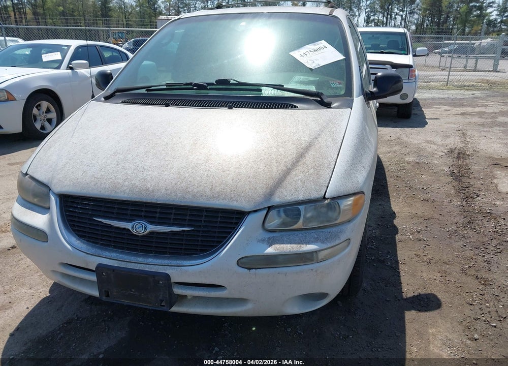 1998 CHRYSLER TOWN & COUNTRY LXI VIN: 1C4GP64L9WB636219