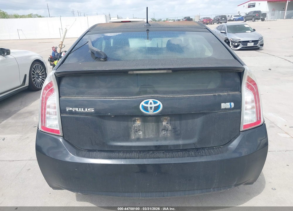 2014 TOYOTA PRIUS THREE VIN: JTDKN3DU2E1750445