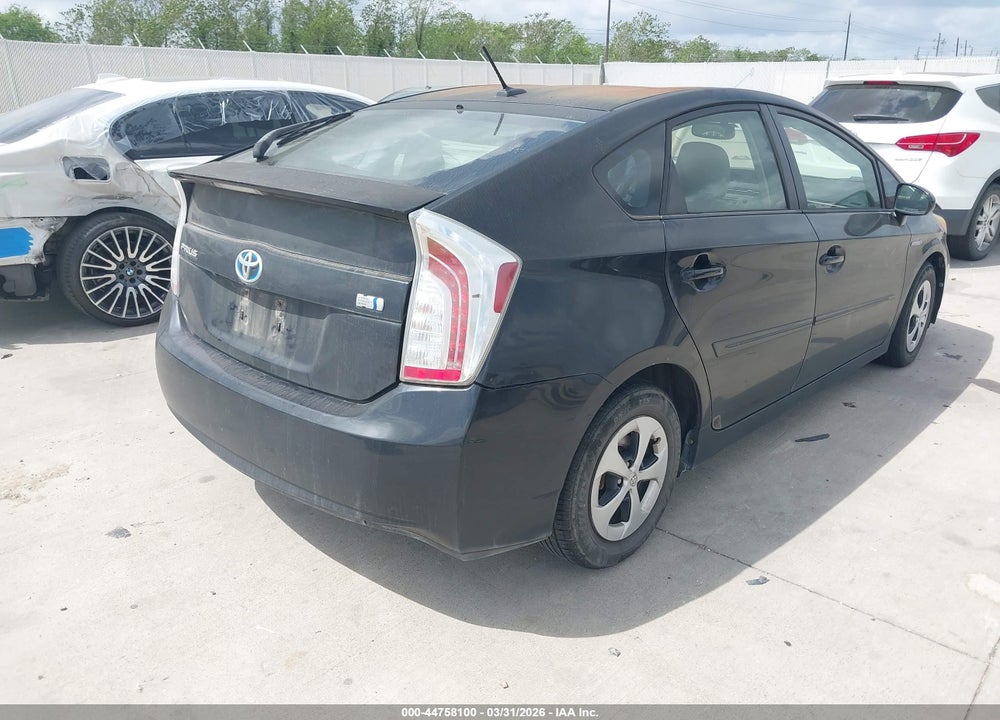 2014 TOYOTA PRIUS THREE VIN: JTDKN3DU2E1750445
