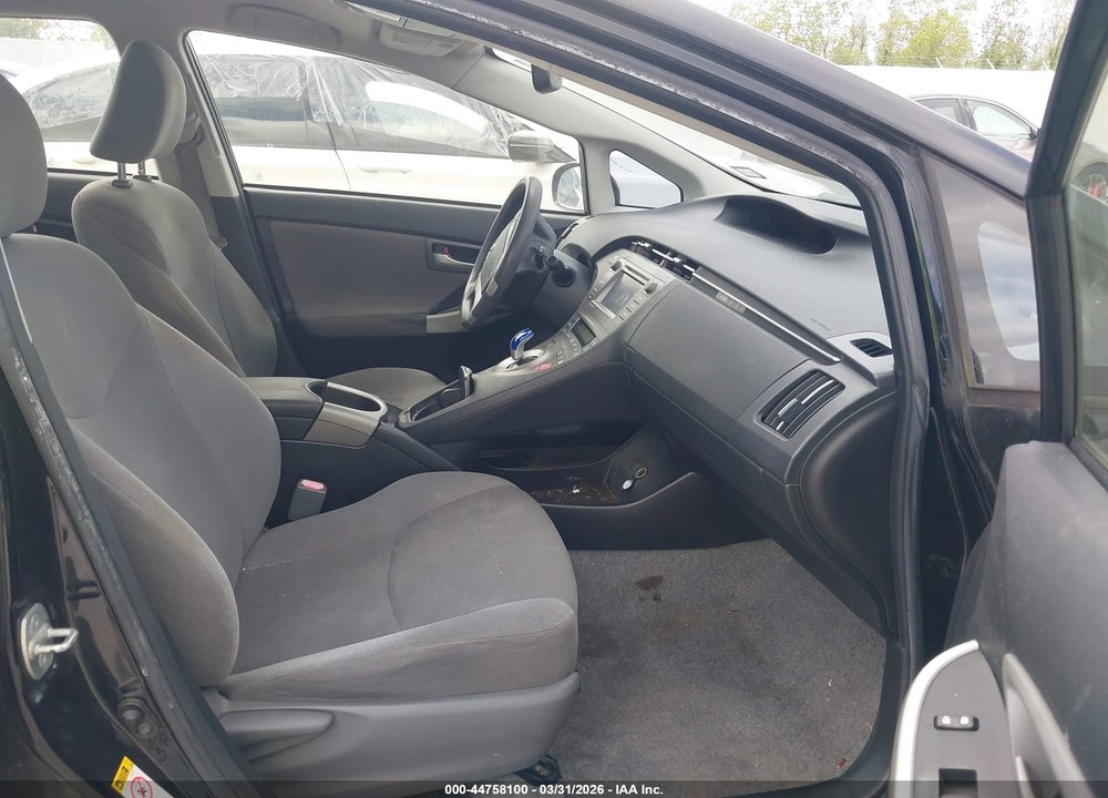 2014 TOYOTA PRIUS THREE VIN: JTDKN3DU2E1750445