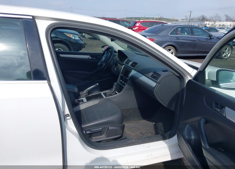 2012 VOLKSWAGEN PASSAT 2.5L SE VIN: 1VWBP7A30CC011750