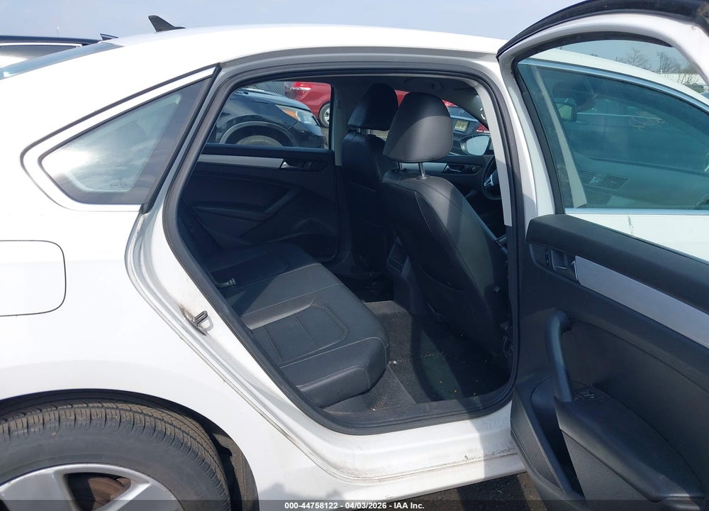 2012 VOLKSWAGEN PASSAT 2.5L SE VIN: 1VWBP7A30CC011750