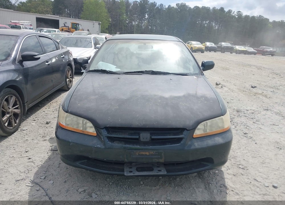 2000 HONDA ACCORD 2.3 LX VIN: 1HGCG5649YA003518