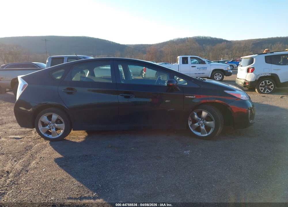 2013 TOYOTA PRIUS THREE SE VIN: JTDKN3DU9D1655203