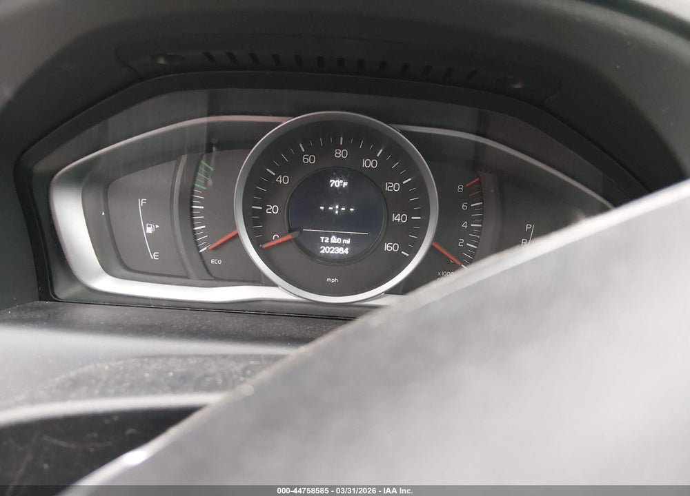 2015 VOLVO XC60 T5 VIN: YV440MDJ5F2691385