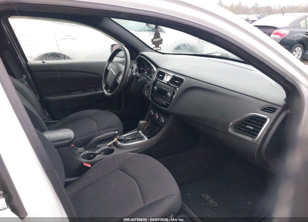 2014 CHRYSLER 200 LX VIN: 1C3CCBAB5EN123372