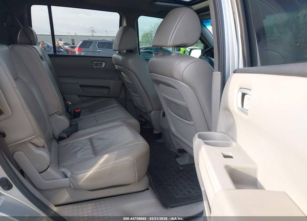 2011 HONDA PILOT EX-L VIN: 5FNYF4H53BB017890