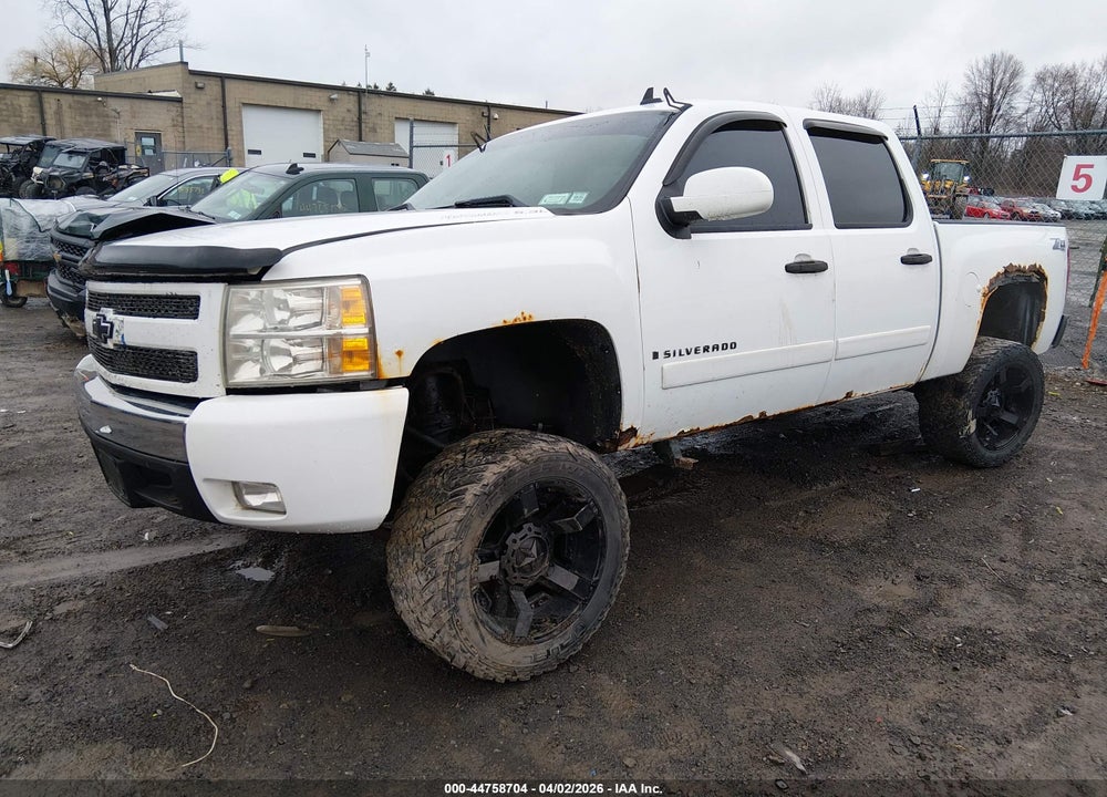 2008 CHEVROLET SILVERADO 1500 LT1 VIN: 2GCEK13M181148663