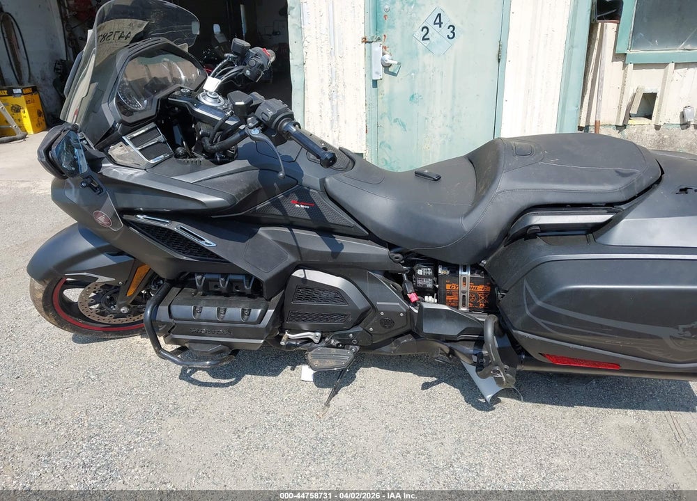 2025 HONDA GL1800 B VIN: JH2SC791XSK700174