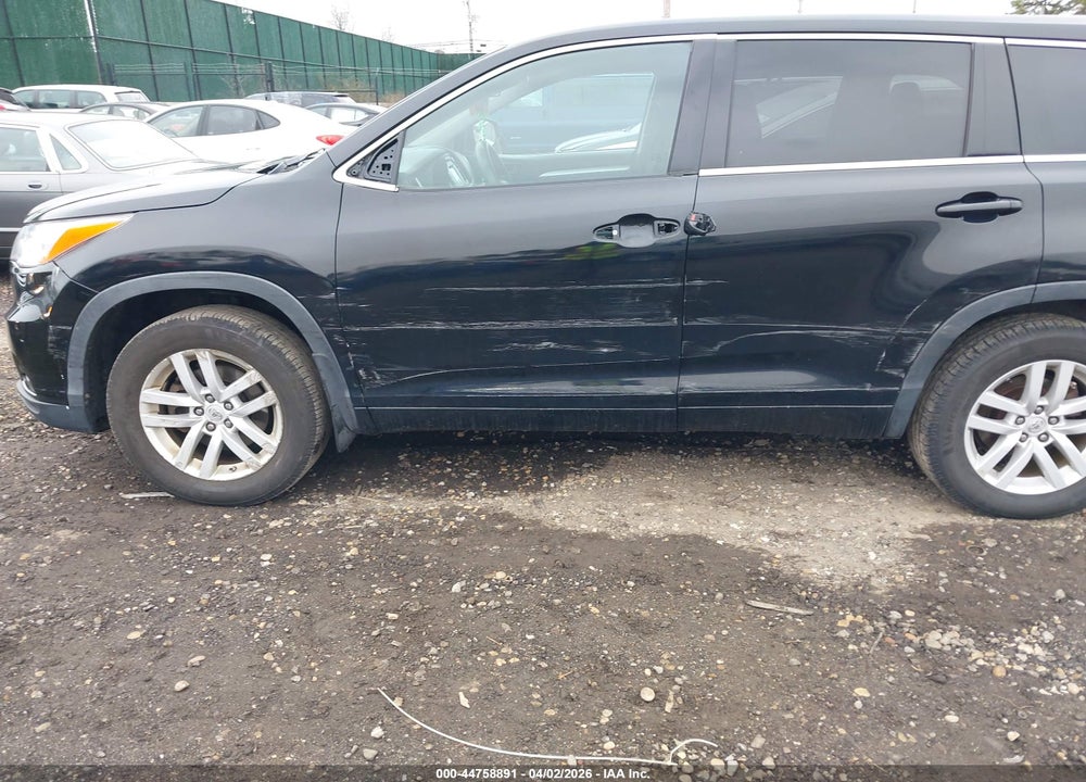 2015 TOYOTA HIGHLANDER LE V6 VIN: 5TDBKRFH9FS073054