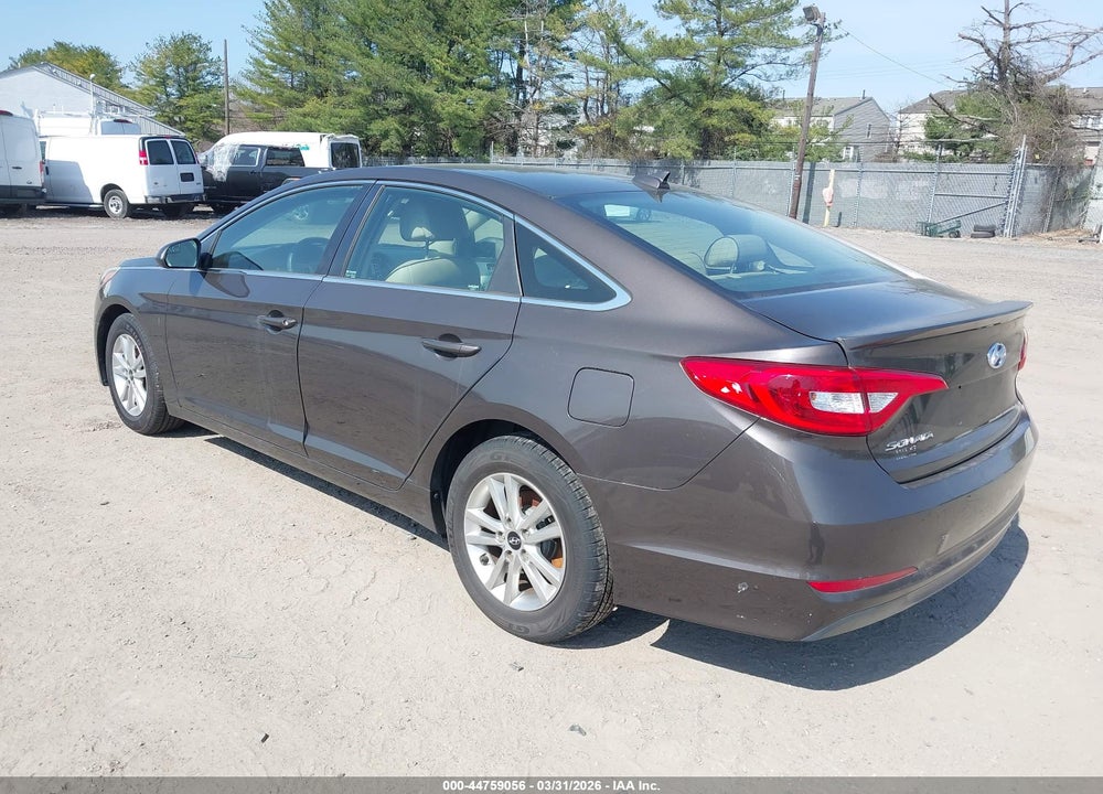 2015 HYUNDAI SONATA SE VIN: 5NPE24AF2FH195962