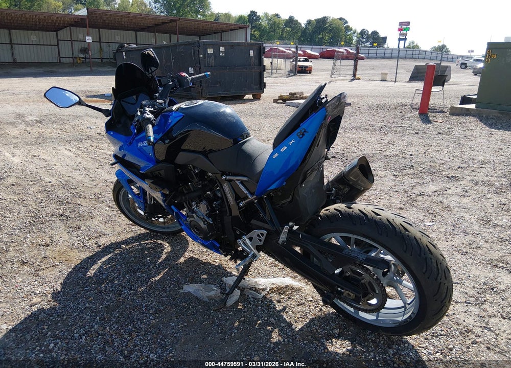 2024 SUZUKI GSX800 F VIN: JS1EM13B7R7100155