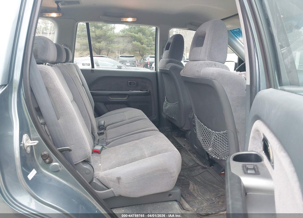 2005 HONDA PILOT LX VIN: 2HKYF18185H557575