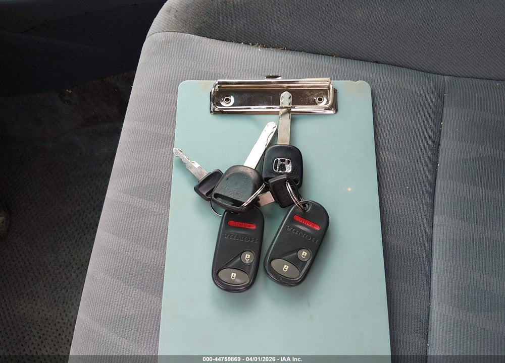 2005 HONDA CIVIC LX VIN: 2HGES16545H600646
