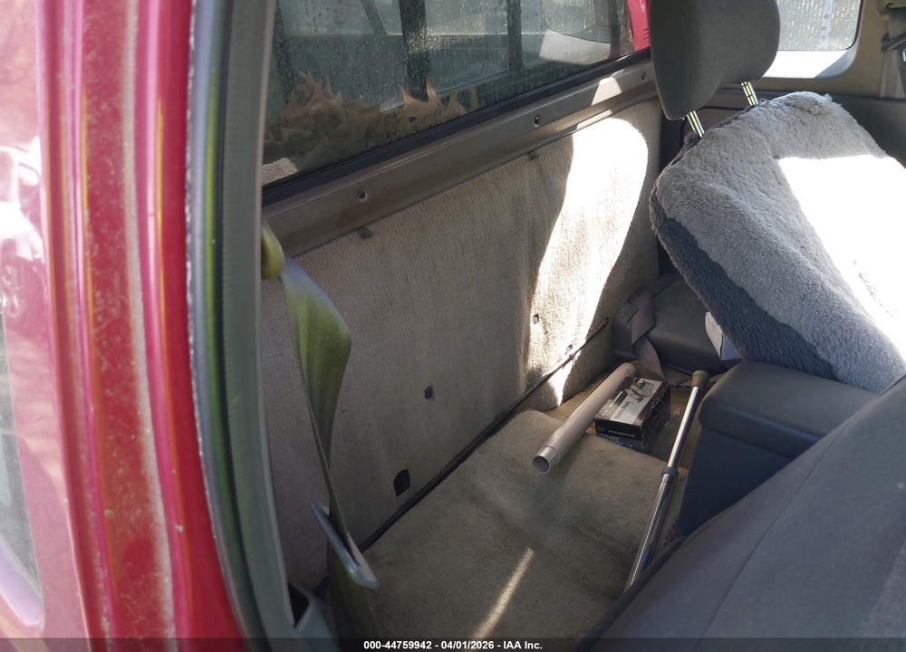 1998 NISSAN FRONTIER SE/XE VIN: 1N6DD26S9WC385301