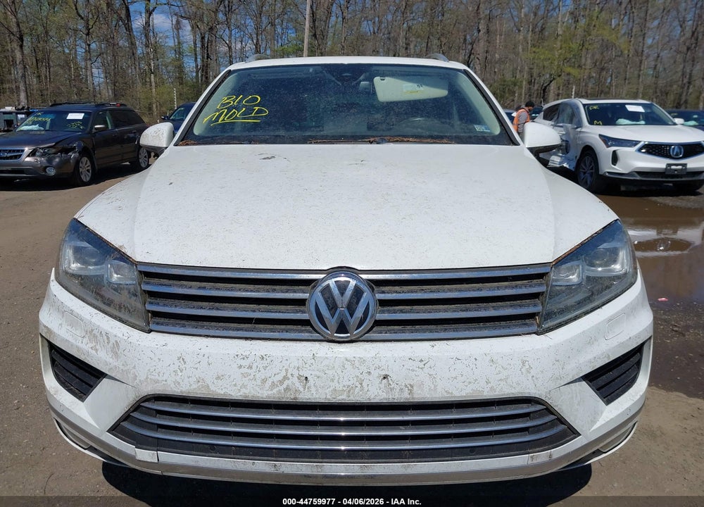 2016 VOLKSWAGEN TOUAREG VR6 LUX VIN: WVGEF9BP9GD010415