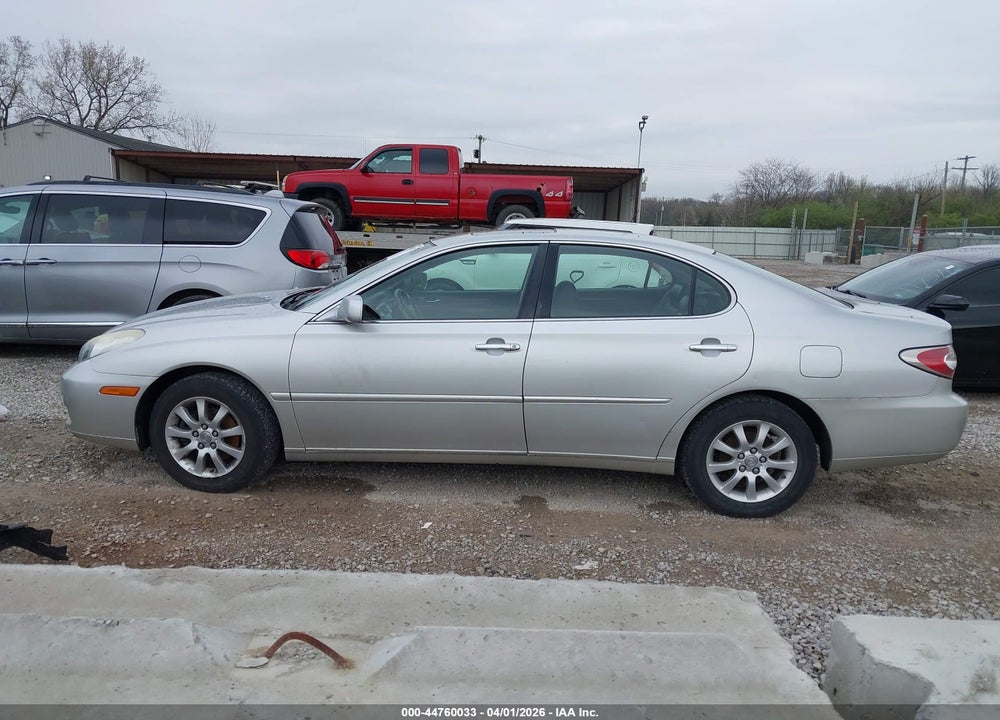 2002 LEXUS ES 300 VIN: JTHBF30G525008833