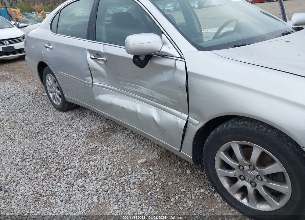 2002 LEXUS ES 300 VIN: JTHBF30G525008833