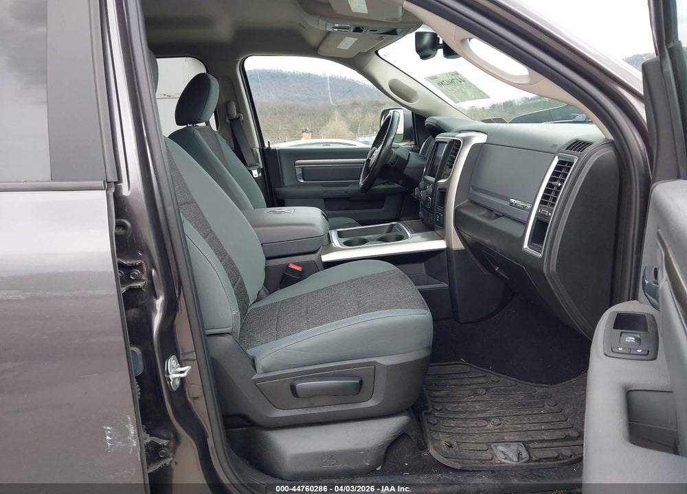 2019 RAM 1500 CLASSIC VIN: 1C6RR7LT6KS534744