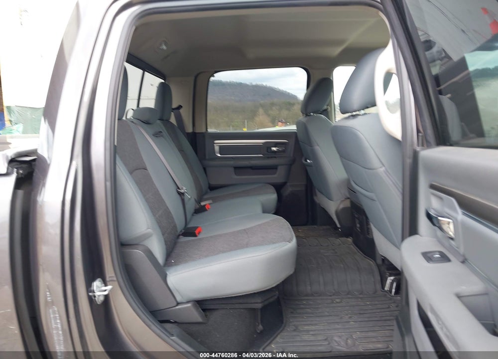 2019 RAM 1500 CLASSIC VIN: 1C6RR7LT6KS534744