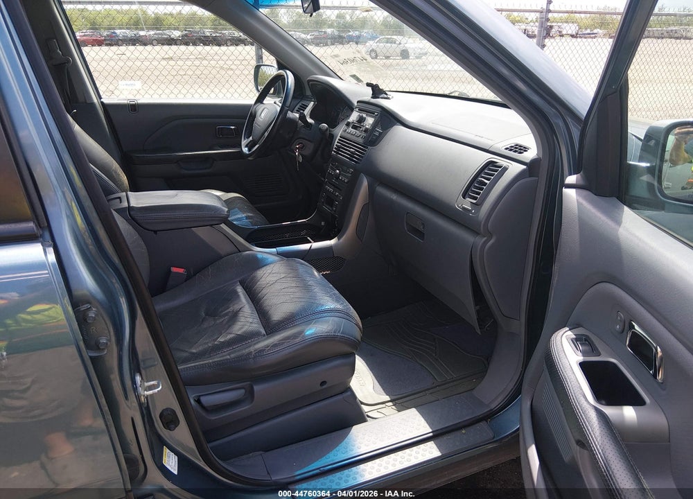 2005 HONDA PILOT EX-L VIN: 5FNYF18505B059078