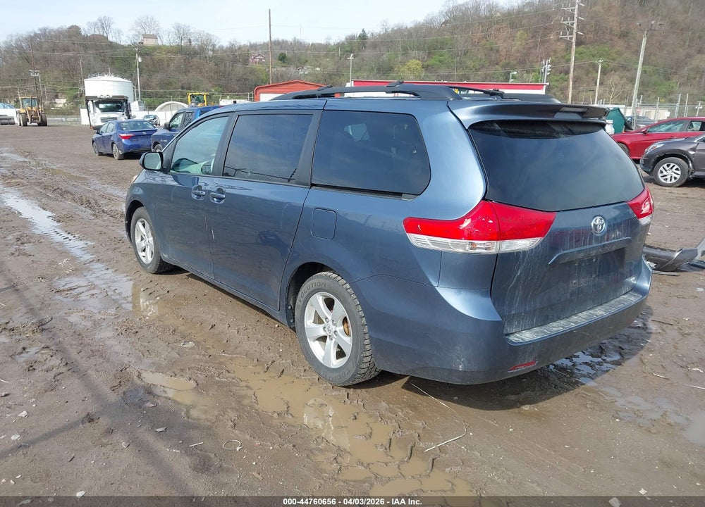 2013 TOYOTA SIENNA LE V6 8 PASSENGER VIN: 5TDKK3DC4DS360674