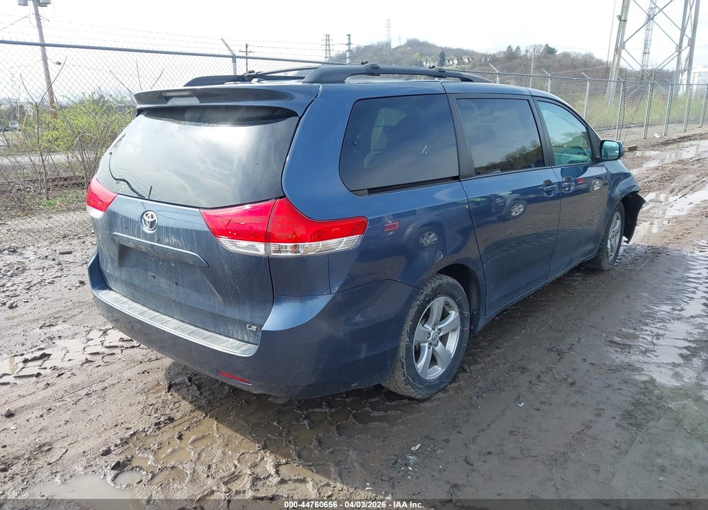 2013 TOYOTA SIENNA LE V6 8 PASSENGER VIN: 5TDKK3DC4DS360674