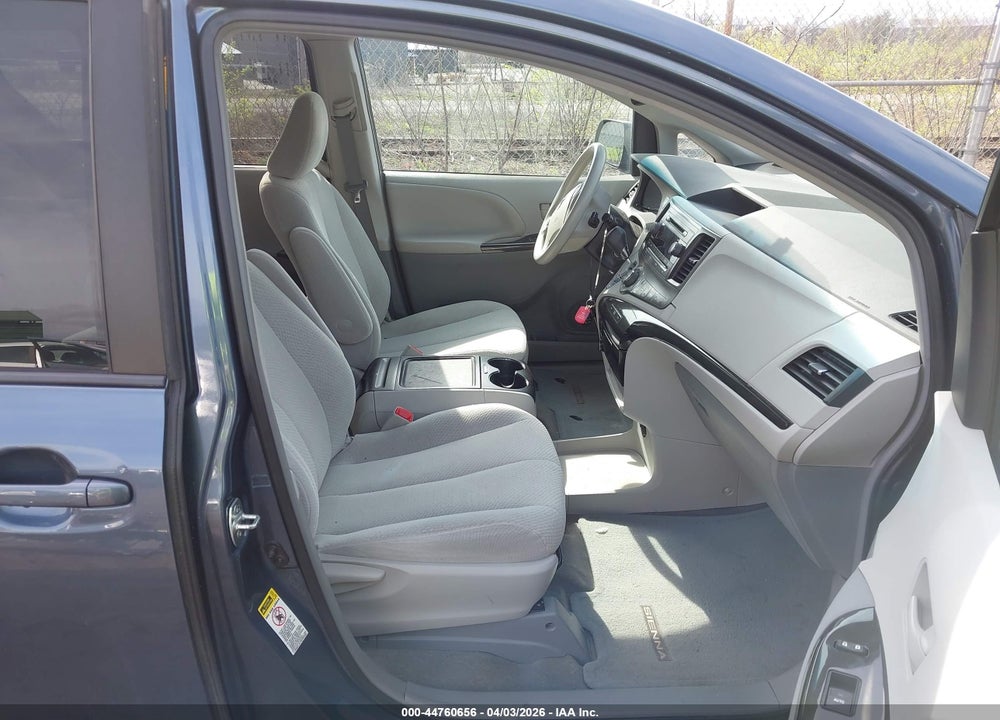 2013 TOYOTA SIENNA LE V6 8 PASSENGER VIN: 5TDKK3DC4DS360674