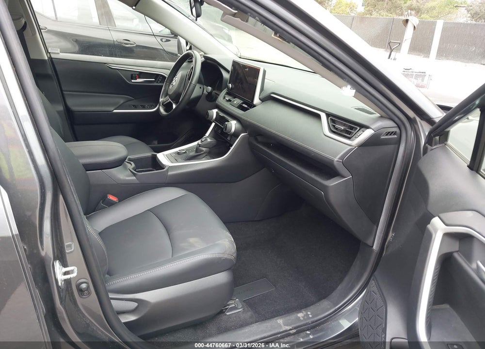 2024 TOYOTA RAV4 HYBRID XLE PREMIUM VIN: JTMB6RFV3RD118869