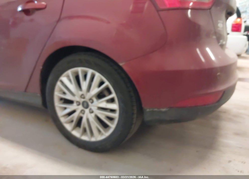 2015 FORD FOCUS TITANIUM VIN: 1FADP3N23FL341365