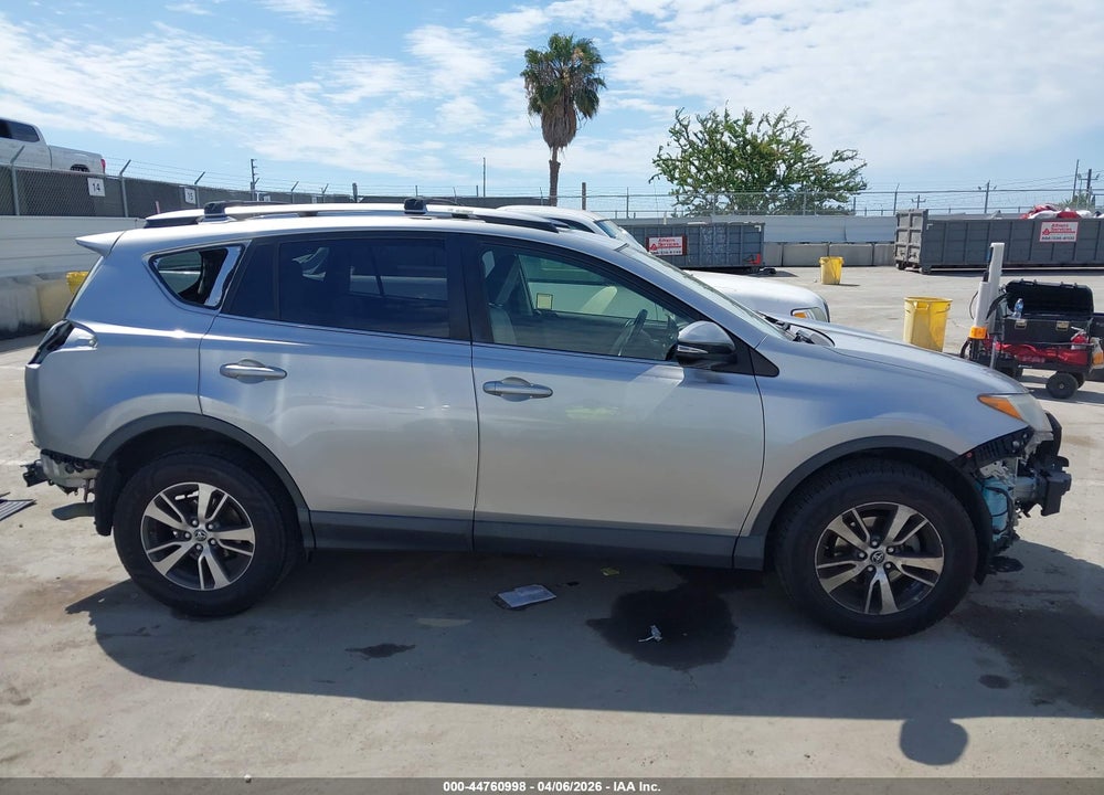 2018 TOYOTA RAV4 XLE VIN: JTMWFREV4JJ169676