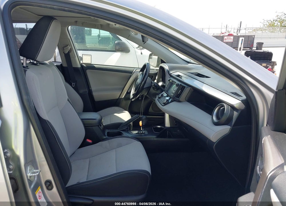 2018 TOYOTA RAV4 XLE VIN: JTMWFREV4JJ169676