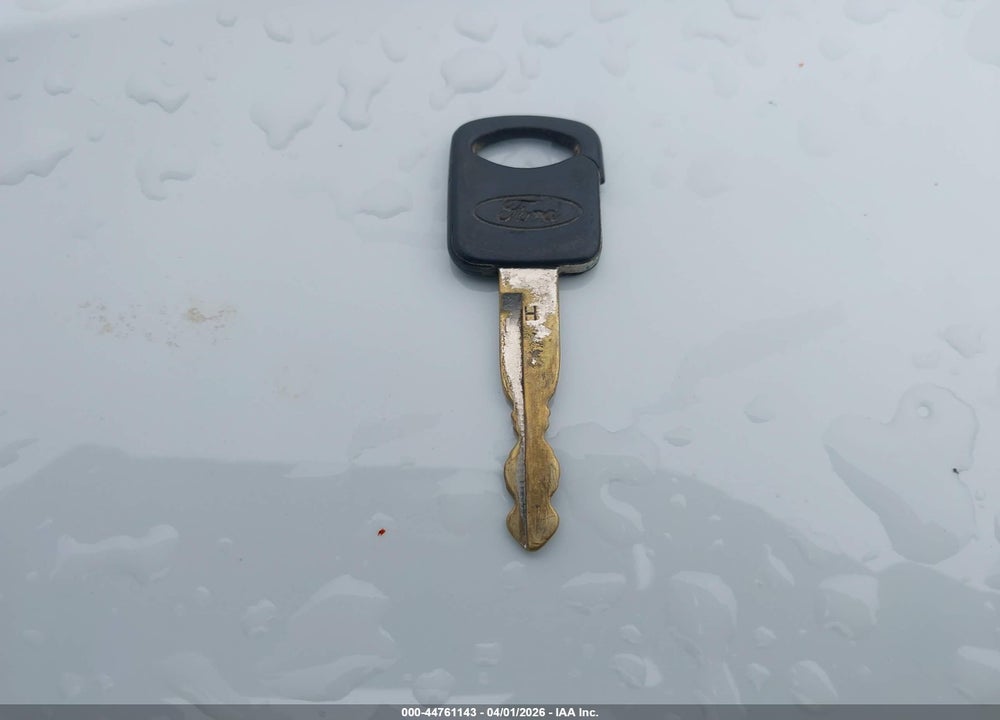 1995 FORD TAURUS GL/SE VIN: 1FALP52U5SG203357