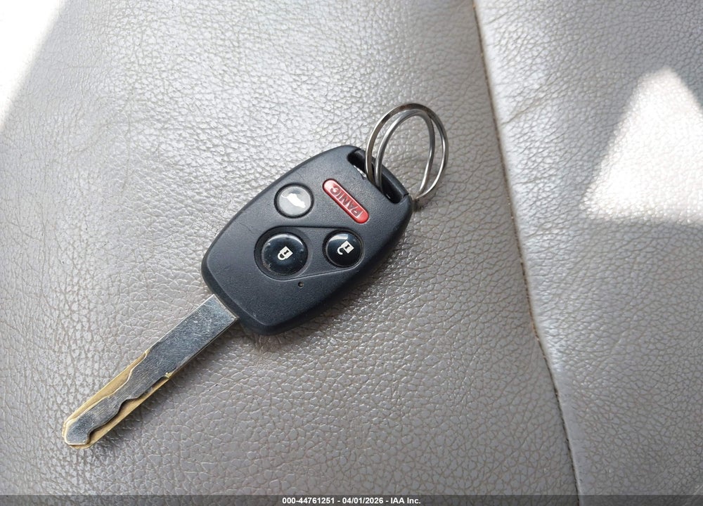 2011 HONDA PILOT EX-L VIN: 5FNYF4H56BB022212