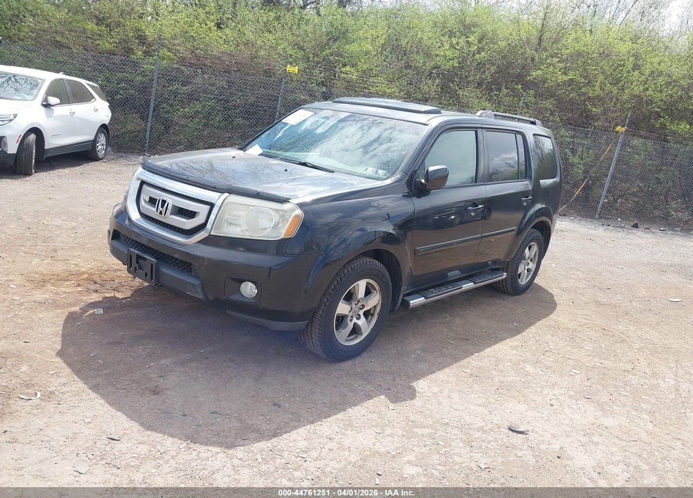 2011 HONDA PILOT EX-L VIN: 5FNYF4H56BB022212
