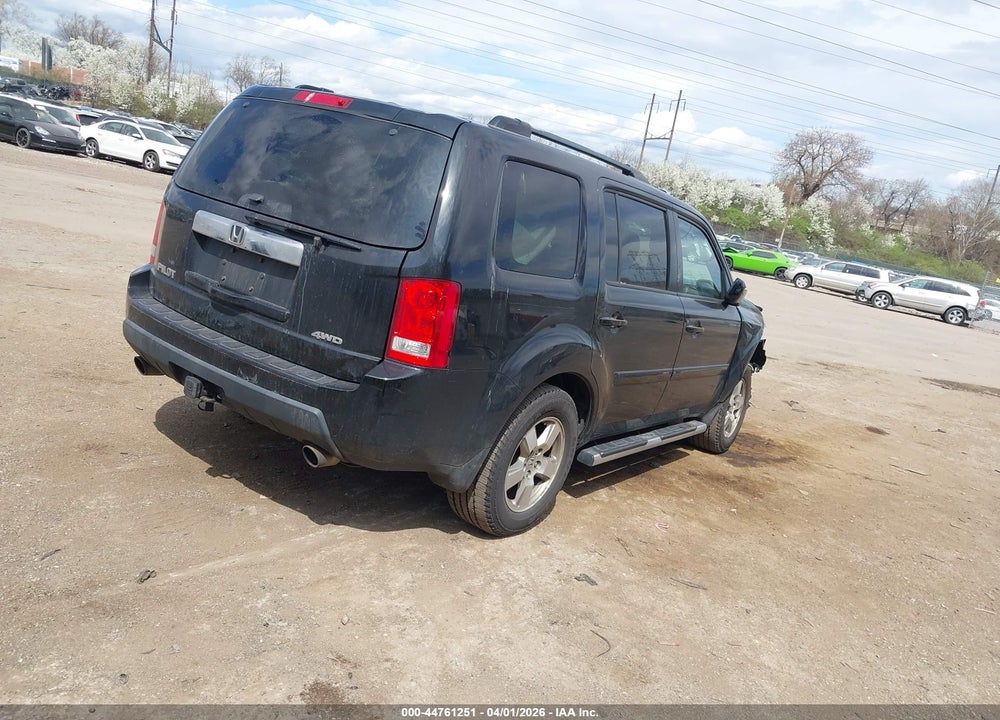 2011 HONDA PILOT EX-L VIN: 5FNYF4H56BB022212