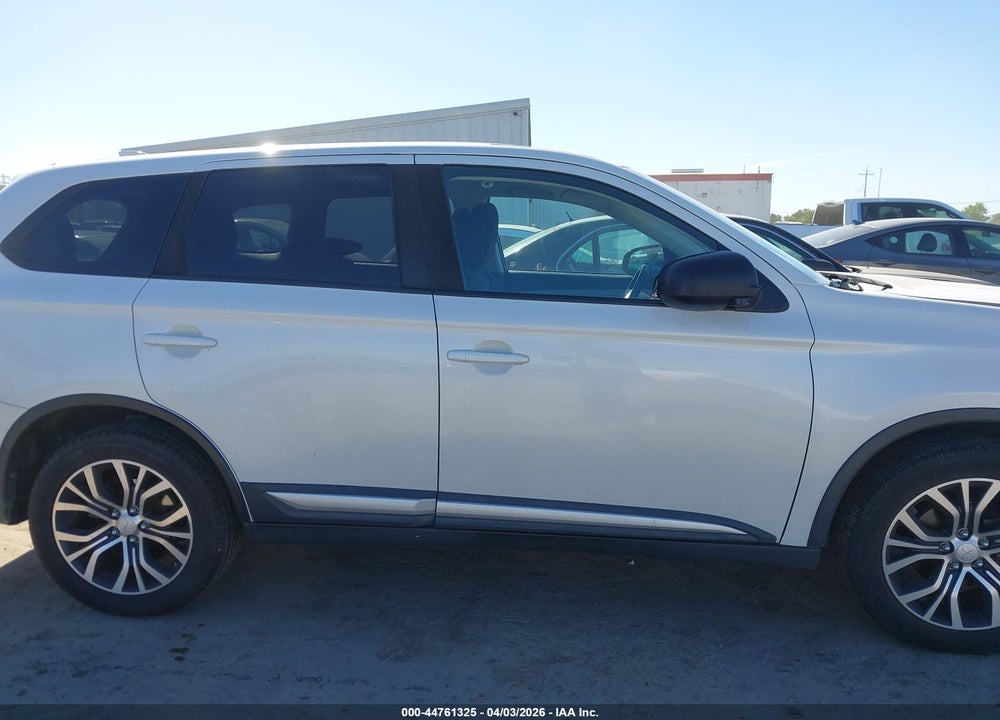 2017 MITSUBISHI OUTLANDER ES VIN: JA4AZ2A32HZ027863