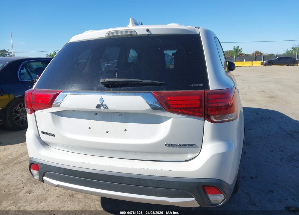 2017 MITSUBISHI OUTLANDER ES VIN: JA4AZ2A32HZ027863